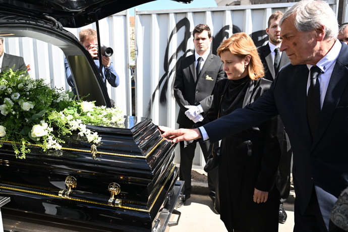 Jitka Schneiderová dává poslední sbohem svému bývalému tchánovi.