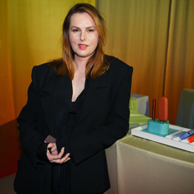 Módní návrhářka Zuzana Kubíčková představila svoji novou kolekci Morphology 2025. Pojednává o změně a inspiraci hledala v hmyzí říši.