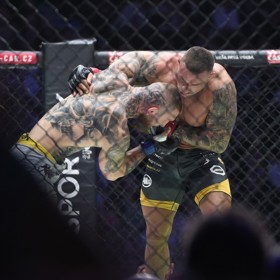 V kleci je jako ryba ve vodě.