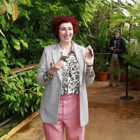 Simonu Babčákovou jsme potkali v Botanické zahradě při zahájení výstavy motýlů. Simonu Babčákovou jsme potkali v Botanické zahradě při zahájení výstavy motýlů.