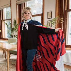 Eva Pavlová fandí hokejistkám na MS žen v Českých Budějovicích.