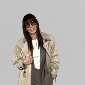 Samozřejmostí je trenčkot do všech byznys outfitů, například přes kostýmek.