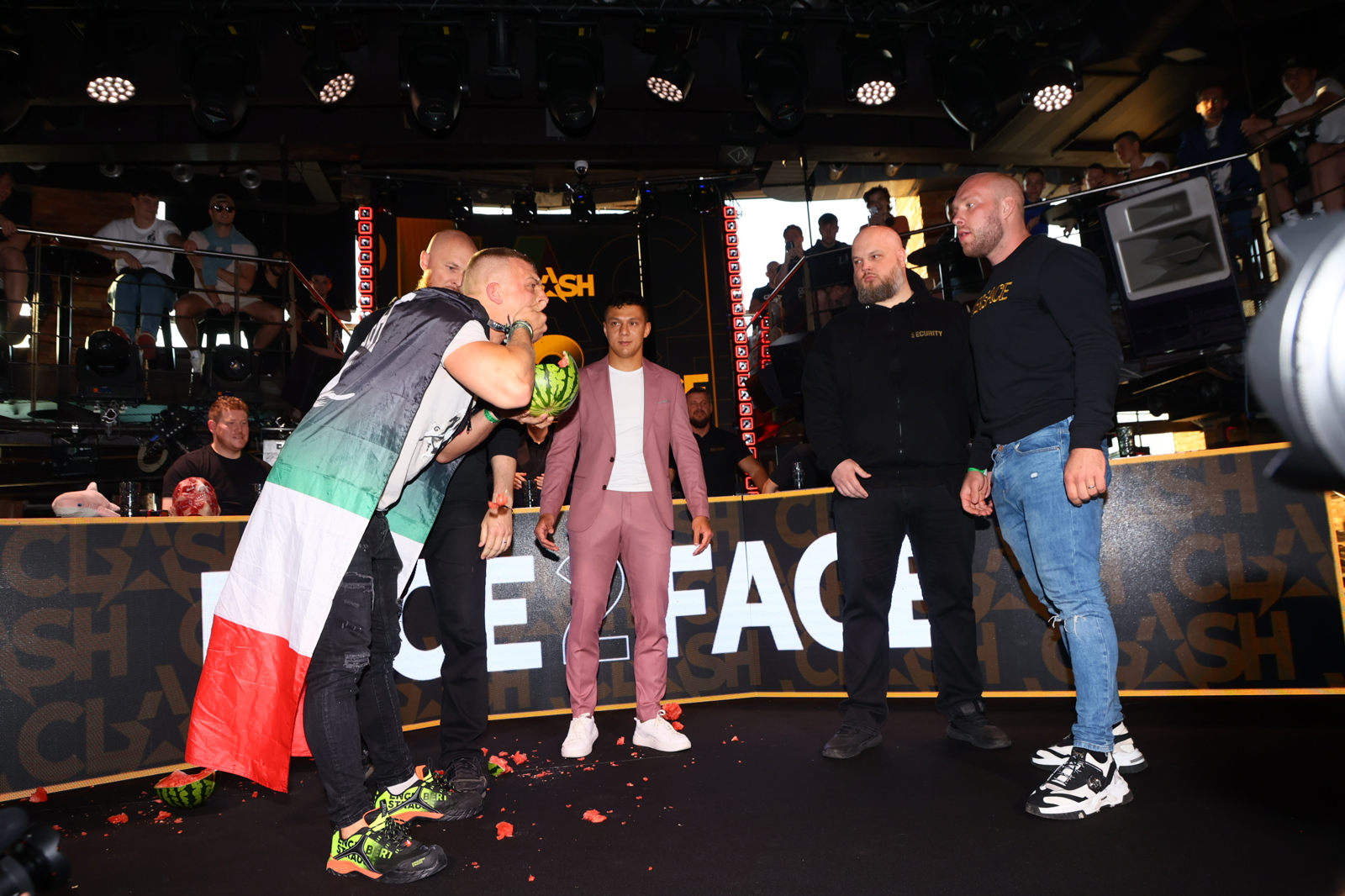 Galerie: Clash 12: René Rendys Blahovský se utrhl ze řetězu, Žraloka ...