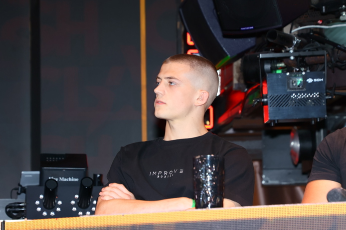 Alex Zach na tiskovce Clash.