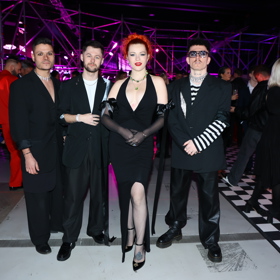 Extravagantně se ráda obléká také Žofiina kapela MYDY.