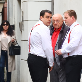 Felix s Dádou po pohřbu Aničky.