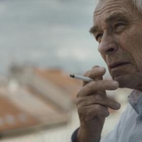 Alois Švehlík ve filmu Na střeše (2019).