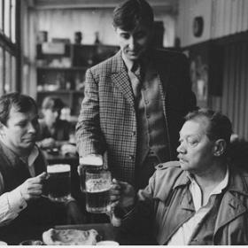 Švehlík, Heřmánek a Hrušínský ve filmu Smrt krásných srnců