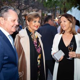 Lidé se dobře bavili.