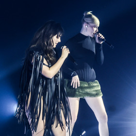 Na vystoupení s Annete X oblékla model od české návrhářky Jany Horejšové, která jí ho šila na míru. Více o něm prozradila v rozhovoru pro Lifee.cz.