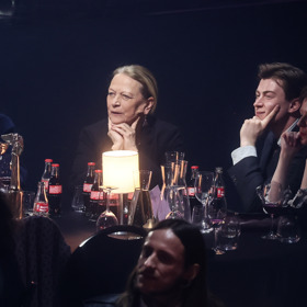 Děti doprovázela do společnosti maminka Adama a Báry, Eva.