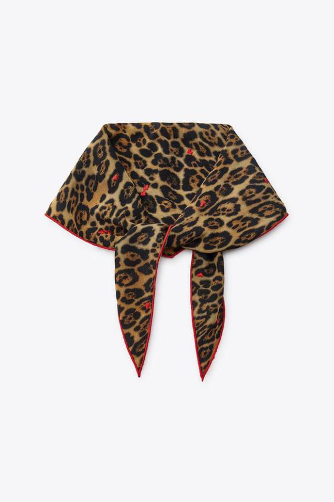 Bandana se zvířecím potiskem a vyšívanými srdíčky, Zara, 399 Kč