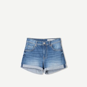 Džínové šortky s ohrnutím, Bershka,
449 Kč