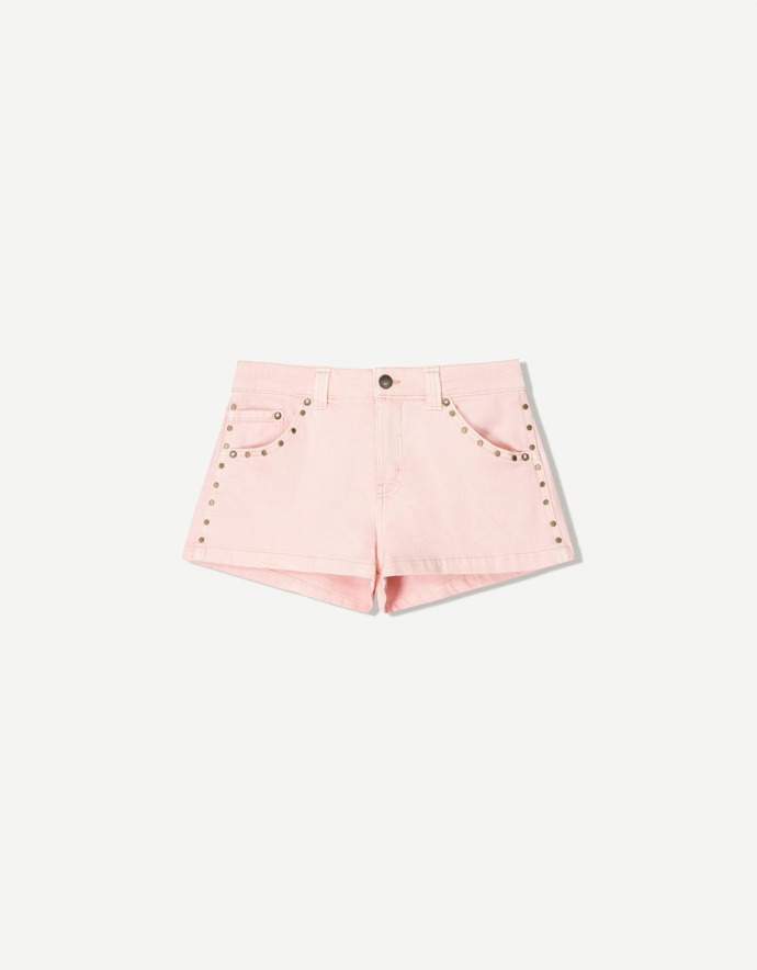 Objemné šortky s cvočky, Bershka, 649 Kč