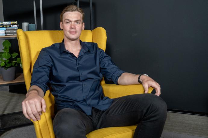 David Chmátal v eXtra Hostovi.