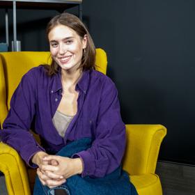 Pořad eXtra Host a Dominika Hašková.