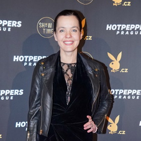 Lilia se pochlubila také krajkou v oblasti výstřihu. 