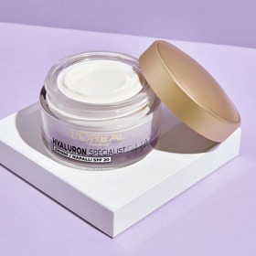 Vyplňující hydratační krém SPF 20, L’Oréal Paris, 296 Kč