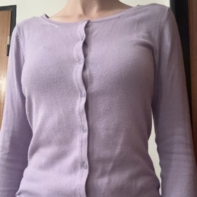 Běžný způsob nošení kardiganu sice neurazí, ale ani tolik nenadchne. Proč nevyzkoušet něco nového?