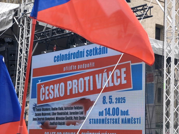 Demonstrace byla oficiálně proti válce.
