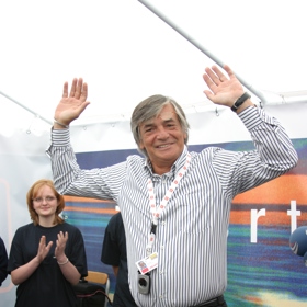 Jiří Bartoška skrýval celý život dyslexii. Pravdu o jeho problému prozradil až Miroslav Donutil.