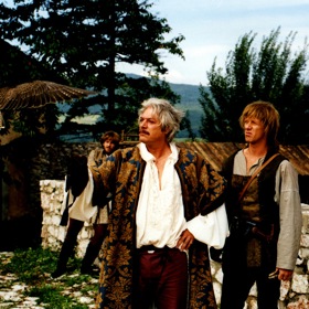 Pikantností je, že v pohádce ve skutečnosti nevystupuje ani jeden sokol, všechno to jsou rarozi.