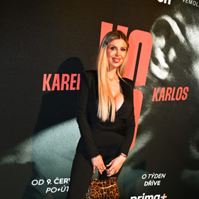 Lela Ceterová vynesla obří výstřih.