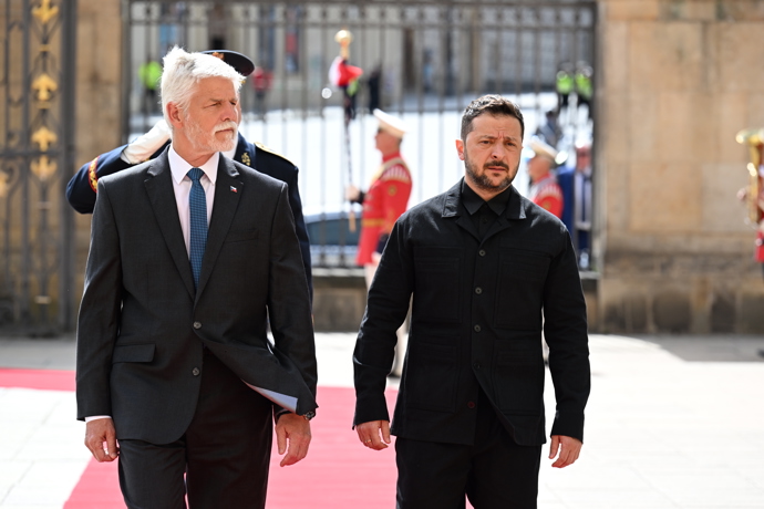 Prezident Petr Pavel slavnostně uvítal 4. května ukrajinského prezidenta Volodymyra Zelenského na Pražském hradě.