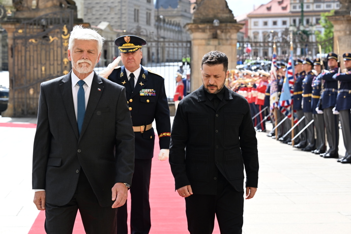 Prezident Petr Pavel slavnostně uvítal 4. květně ukrajinského prezidenta Volodymyra Zelenského na Pražském hradě.