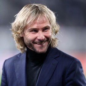Pavel Nedvěd se dostal do centra pozornosti.