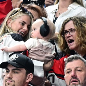 Maminka Marcela s vnučkou Freyou Ivy a manželkou Davida Pastrňáka, Rebeccou. 