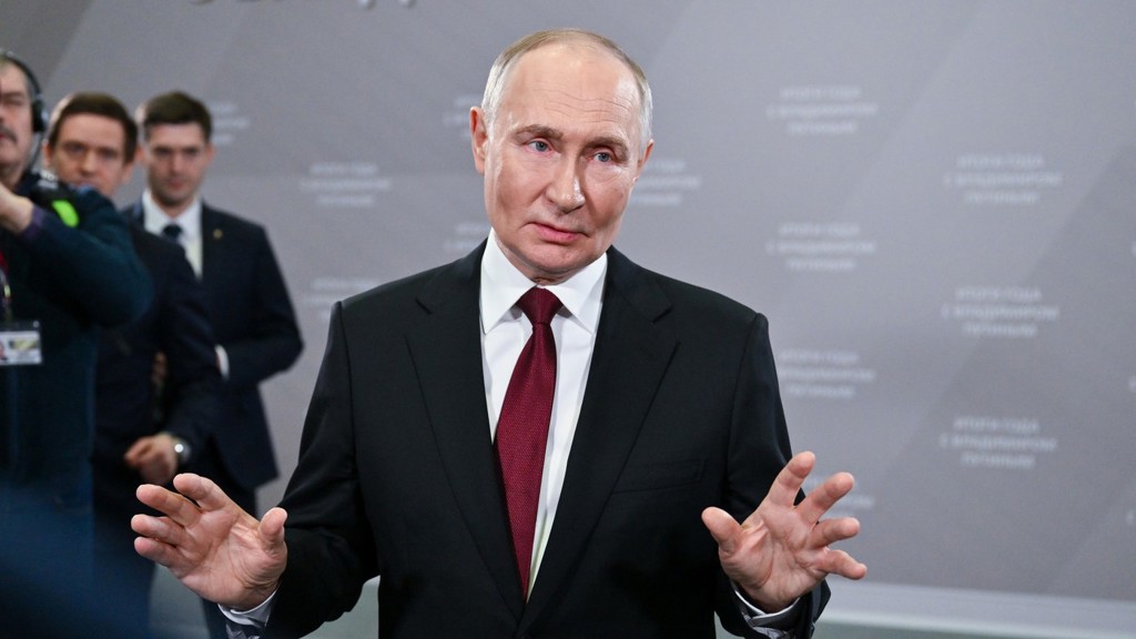 Vladimir Putin během konference prohlásil, že Rusko mělo zaútočit na Ukrajinu už dříve.