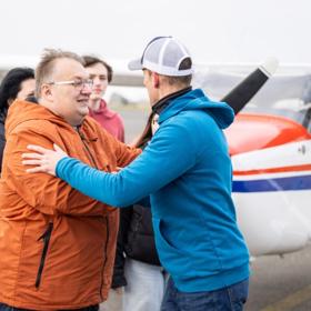 Petr váží 171 kilogramů. 