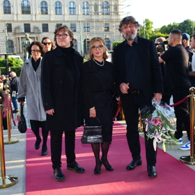 Dana Morávková se synem a manželem.