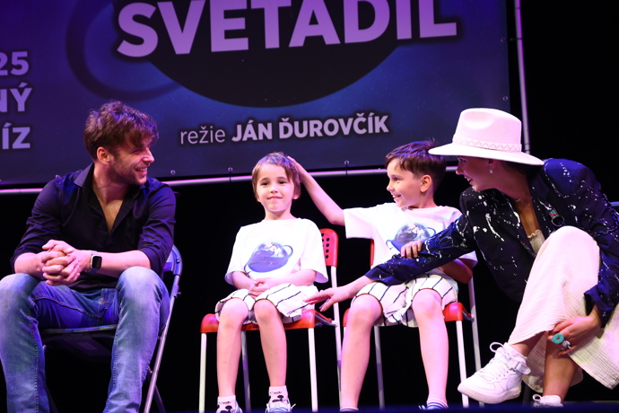 Oba bratři se navzájem podporují už teď. 