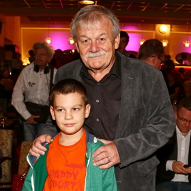 Mladší syn Jan se narodil, když bylo Karlu Šípovi 58 let.