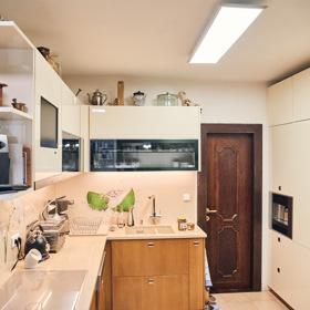 Pohled na novou kuchyň Heleny Vondráčkové