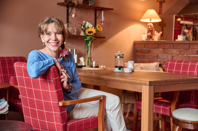 Michaela Dolinová má kuchyň rovněž vybarvenou do červena. 