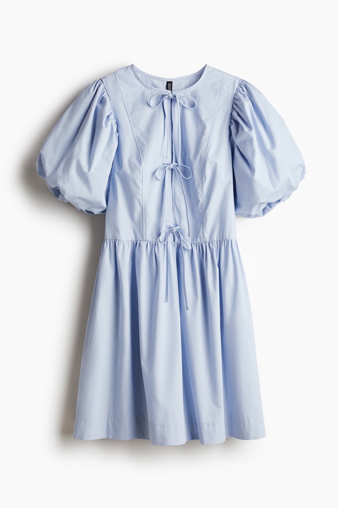 Šaty s nabíranými rukávy a vázacími detaily, H&M, 479 Kč