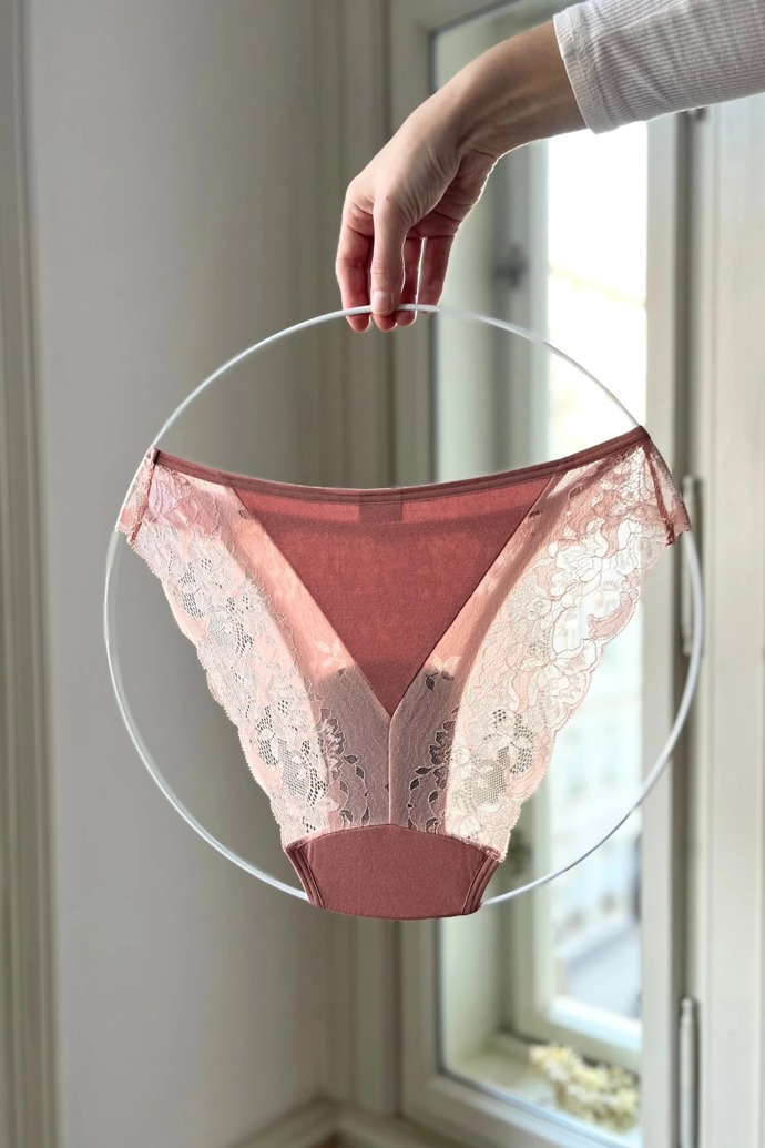 Menstruační brazilky, SAYU, 2025 Kč