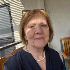 Herečka Lenka Termerová dostala perlový náhrdelník od svého manžela k výročí. 