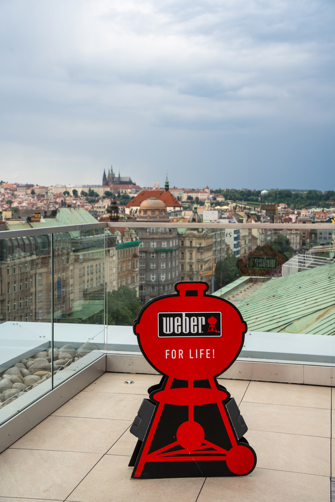 Grilování s výhledem: Weber představil novinky v srdci Prahy 