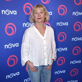 Když rozdělíte postavu na třetiny, ale zvolíte horní polovinu jako 2/3, pak si tělo opticky zkracujete. 