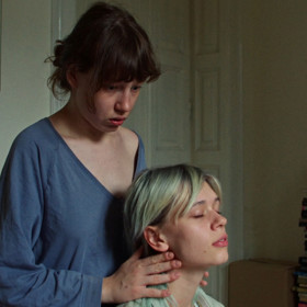 Maďarský snímek Jimmy Jaguár je o démonu přeskakujícím z člověka na člověka, aby ho proměnil v nástroj pomsty. Otázkou ale zůstává, komu se vlastně ti „posedlí“ mstí...