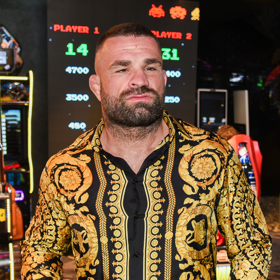 MMA zápasník Karlos Vémola se narodil 1. července 1985 v Olomouci.