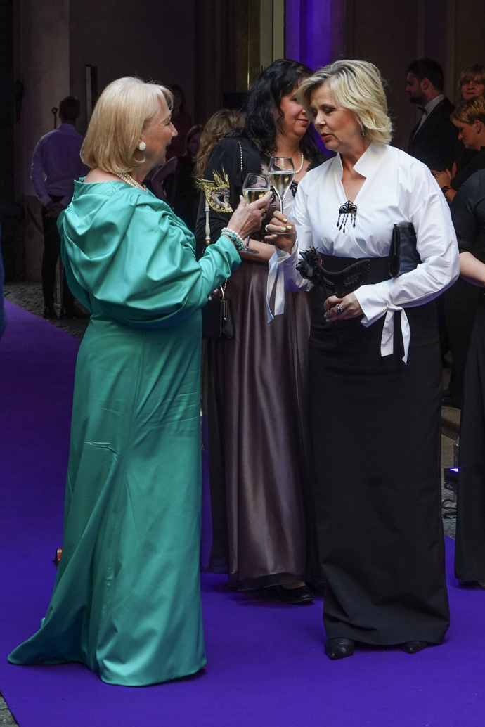 Eva Pavlová byla jako vždy elegantní. 