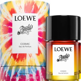 Dopřejte si trochu exotiky s unisex vůní 
Paula’s Ibiza Cosmic od Loewe. Tato parfémovaná voda představuje podmanivou ovocnodřevitou vůni, v níž se mísí gurmánské tóny kokosu a manga s jemným santalovým dřevem. Pořídíte ji za 3199 Kč.