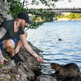 Nutrie se Sámerovi Issovi líbila.