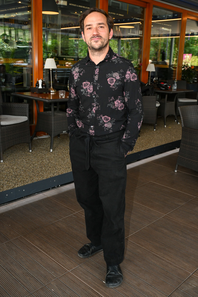 Herec nám trochu připomínal španělského tanečníka během obědové pauzy. 