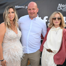 Tereza Pergnerová se bavila s přáteli.